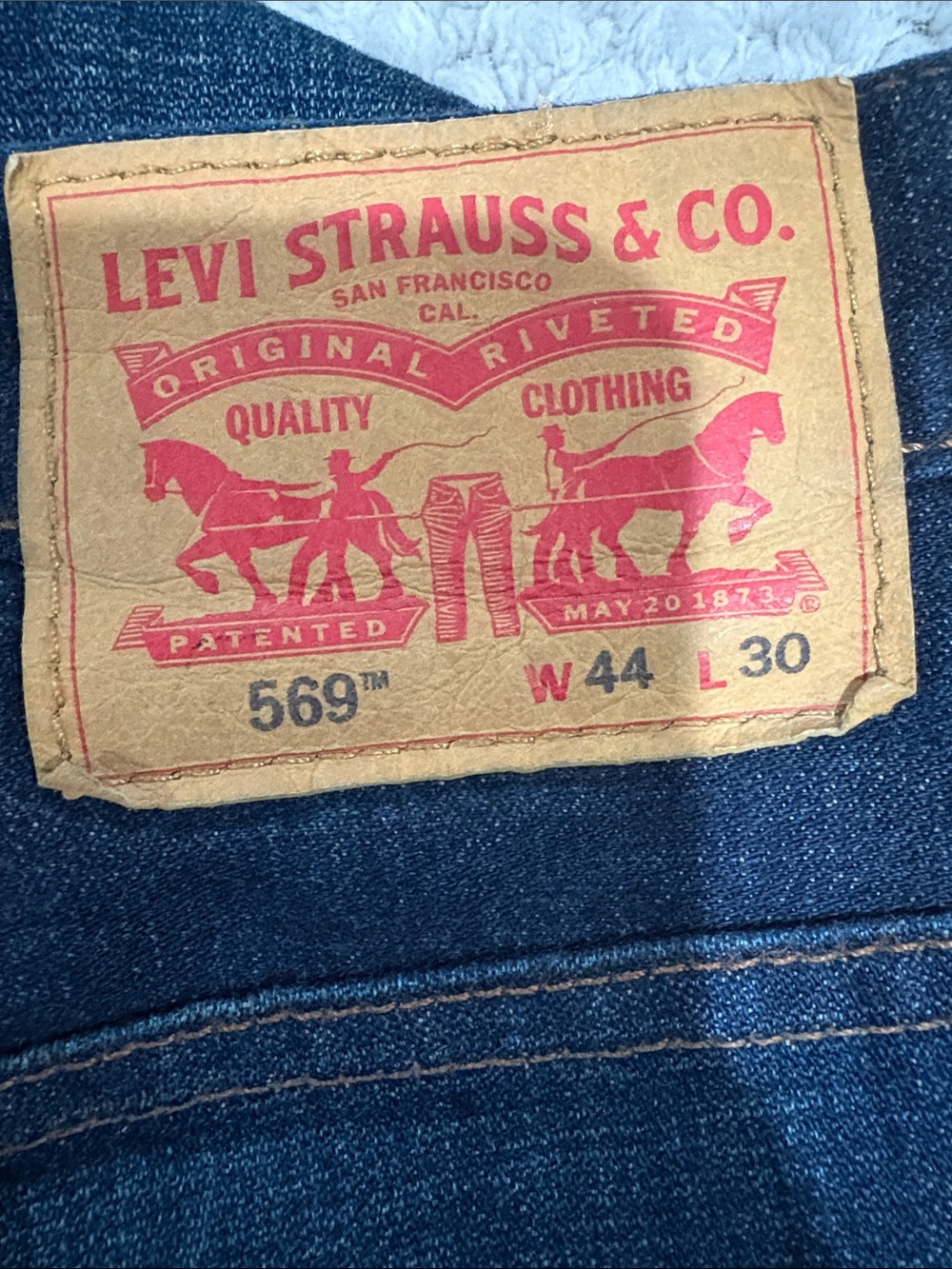 Levi's Relaxed Fit Men's Jeans in Dark Blue Denim